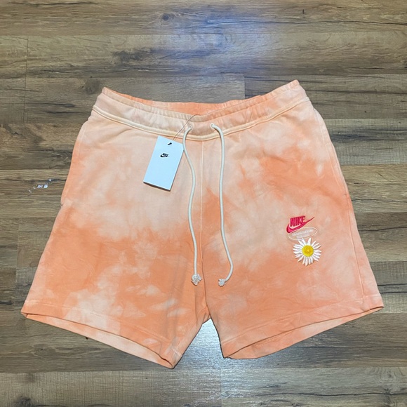 Nike Shorts - Picture 1 of 7